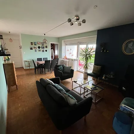 דירה Lumineux Dans Le Centre Avec Balcon