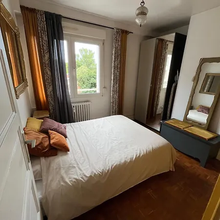 Lumineux Dans Le Centre Avec Balcon דירה *